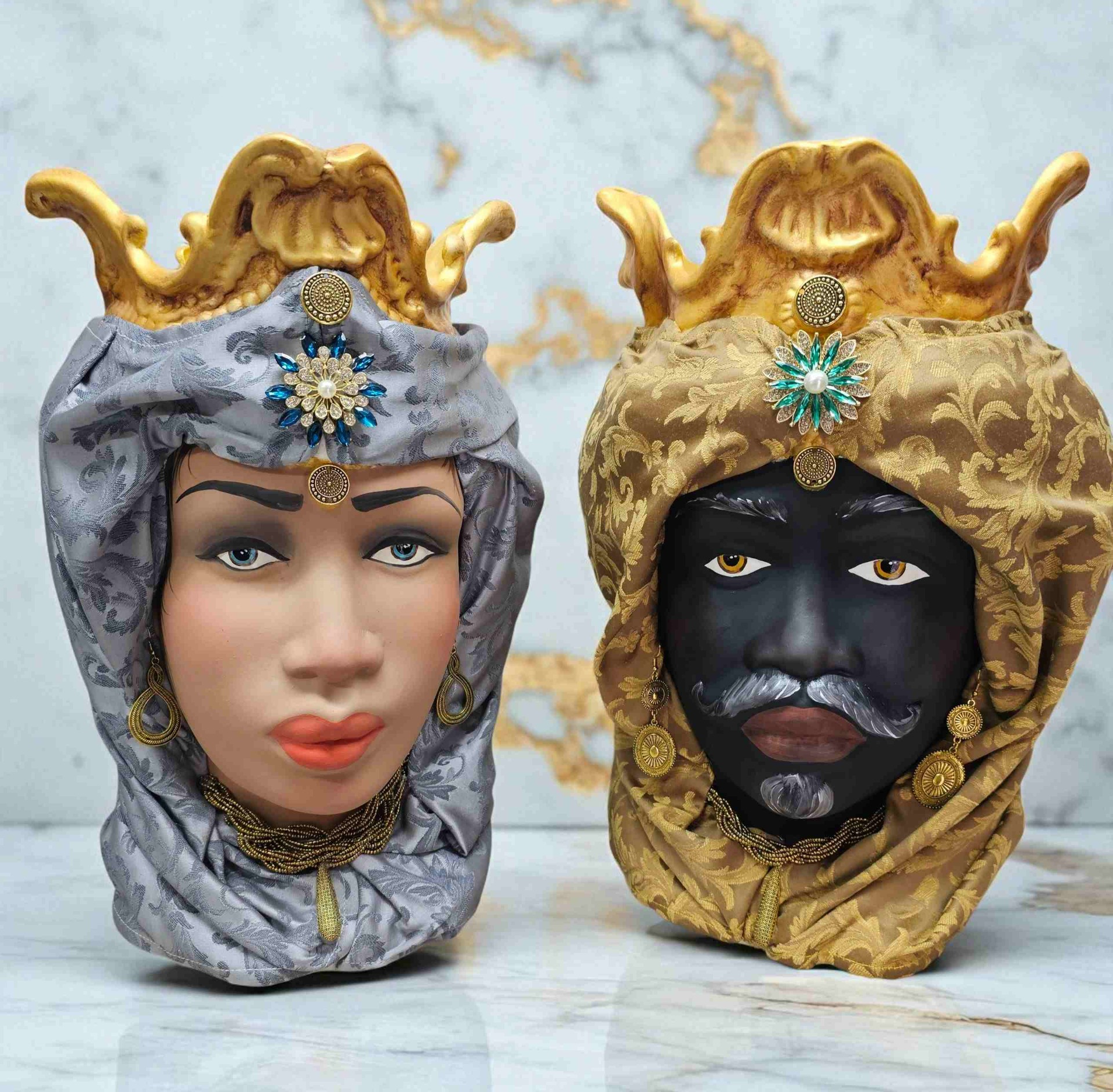 Teste di Moro in ceramica decorate a mano in stile siciliana
